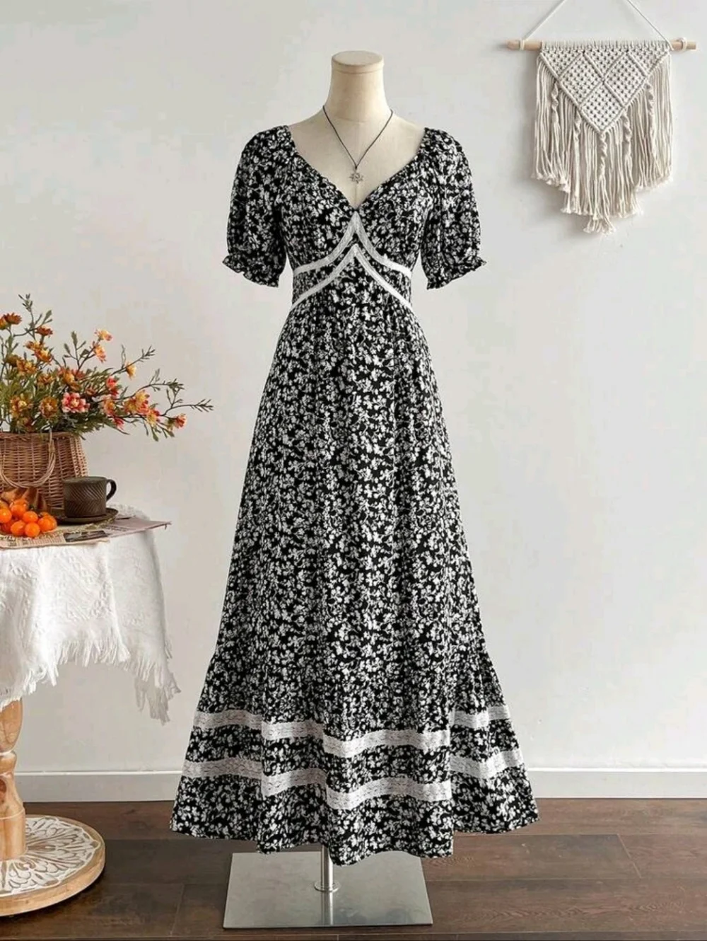 Black & White Floral V-Neck Maxi Dress with Contrast Trim - Picture 4 of 10